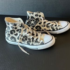 Leopard Print high-top converse